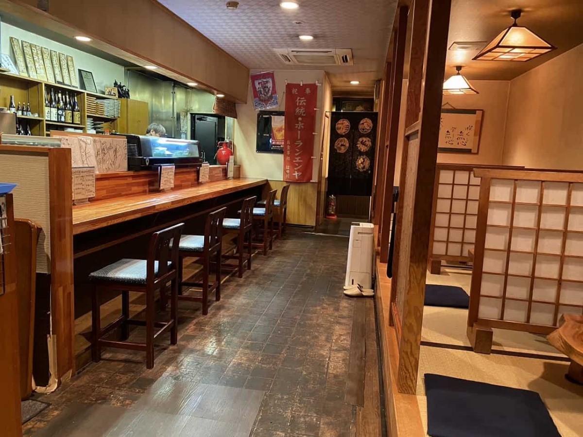 島根県松江市にある『お食事処はせ川』の店内
