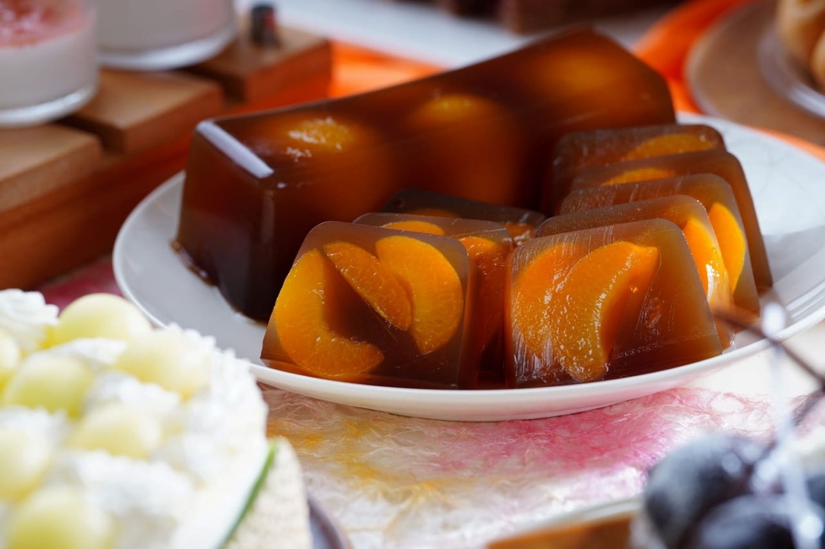 島根県松江市の『松江エクセルホテル東急』で開催されるグルメイベント「秋の味覚を堪能するスイーツフェア」の食べ放題メニュー_柿_黒糖寒天