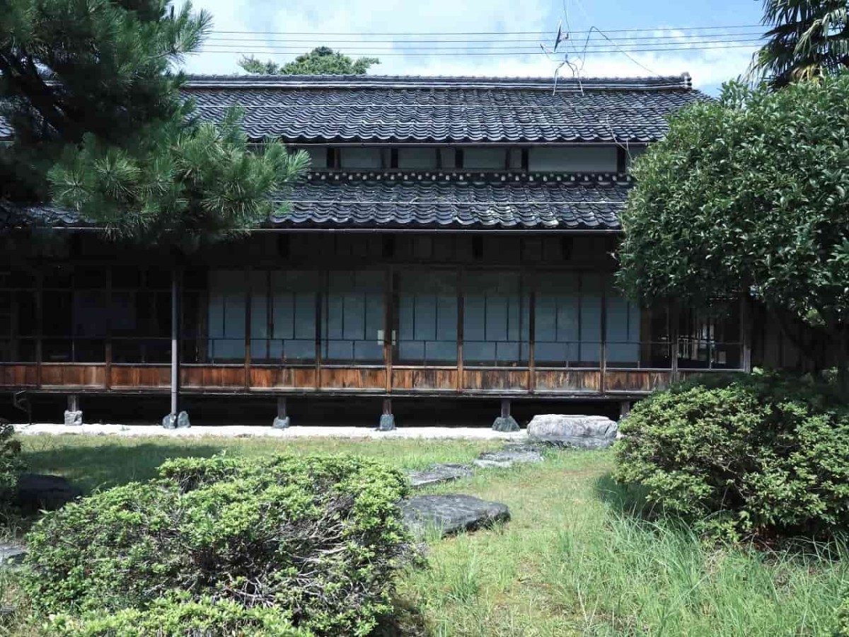 鳥取県八頭郡智頭町にオープンした『智頭宿 因』の外観