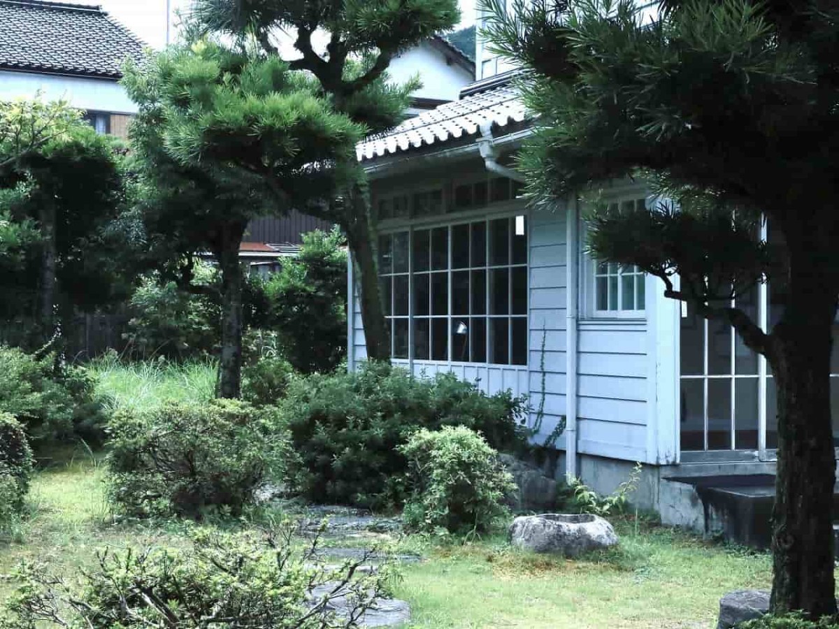 鳥取県八頭郡智頭町にオープンした『智頭宿 因』の隣にある洋館_西河克己記念館
