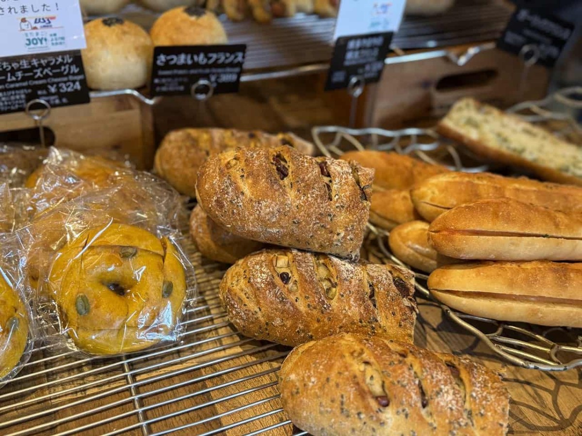 島根県松江市にある『PANTOGRAPH（パンタグラフ）』で販売しているサツマイモを使用した「さつまいもフランス」