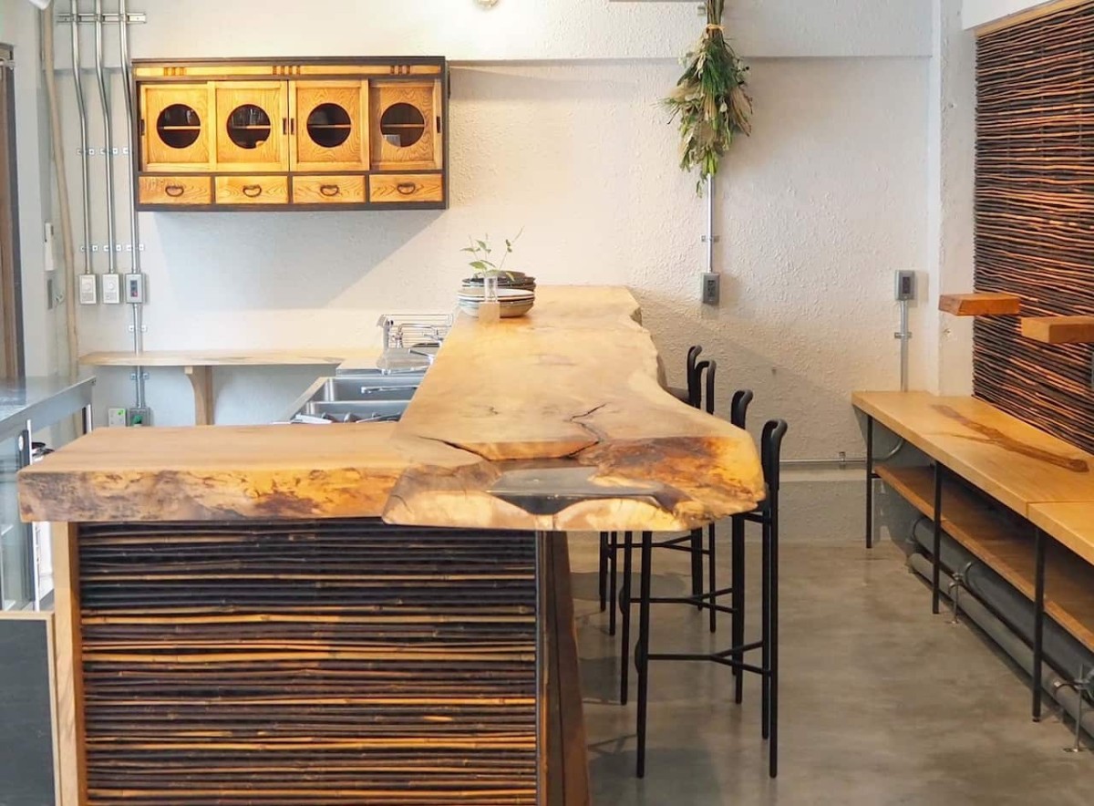 島根県江津市有福温泉にある『ロイノハコ』のキッチン