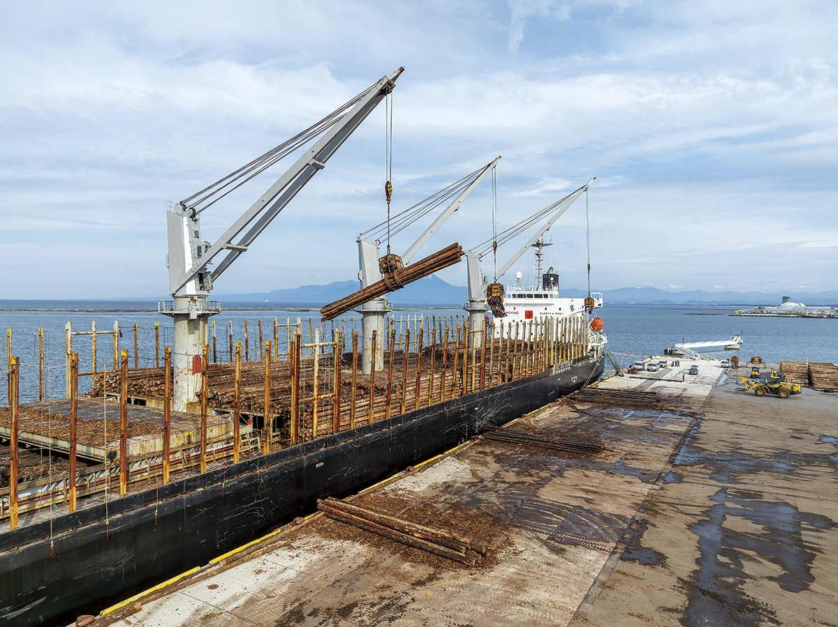 松江市「日新林業株式会社」の業務風景