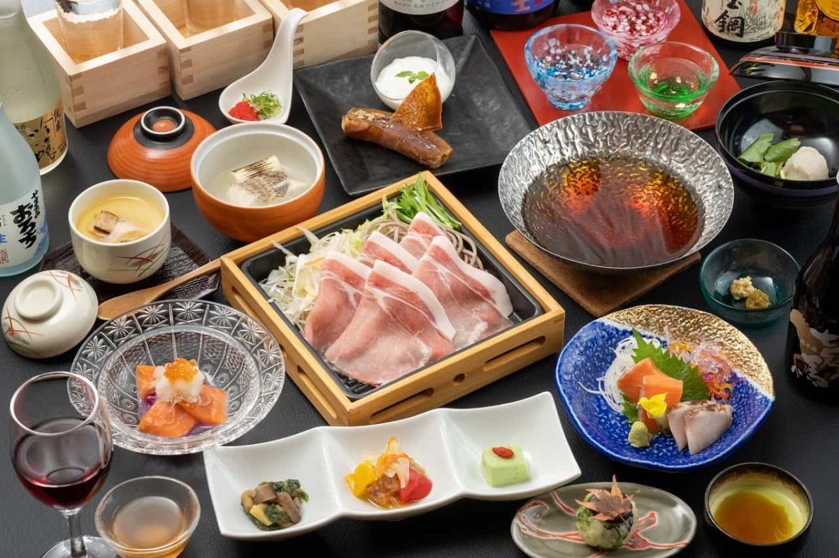 松江市・玉造温泉にある温泉宿「RYOKAN OQOQ」の夕食