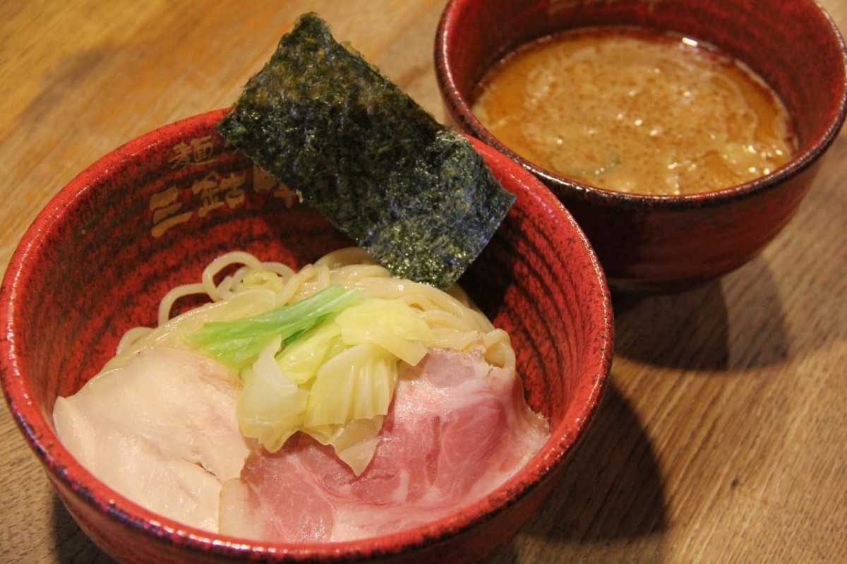 鳥取県米子市にあるラーメン店『麺処 三鈷峰』の名物「海老つけめん」