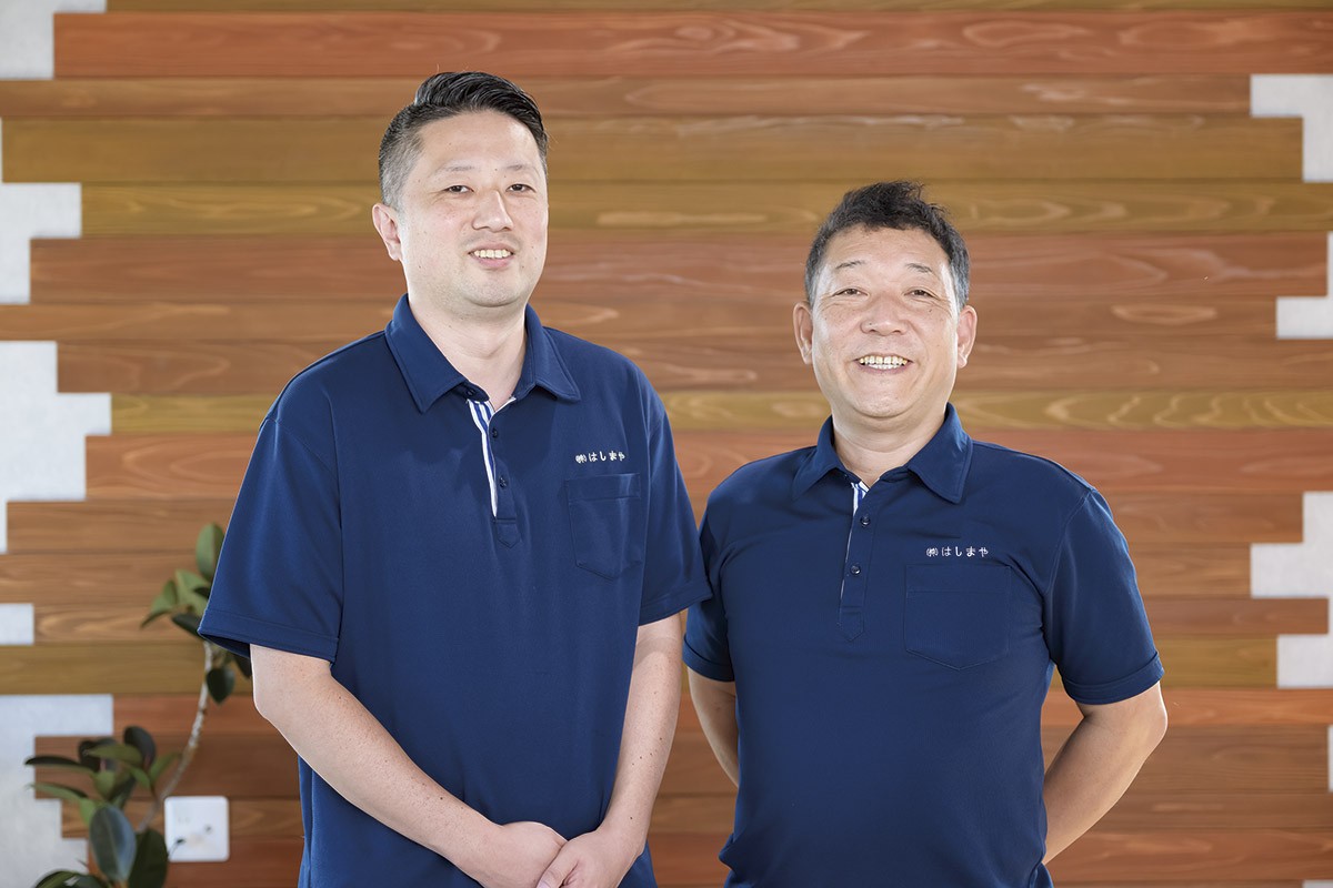 安来市「株式会社はしまや」のスタッフたち