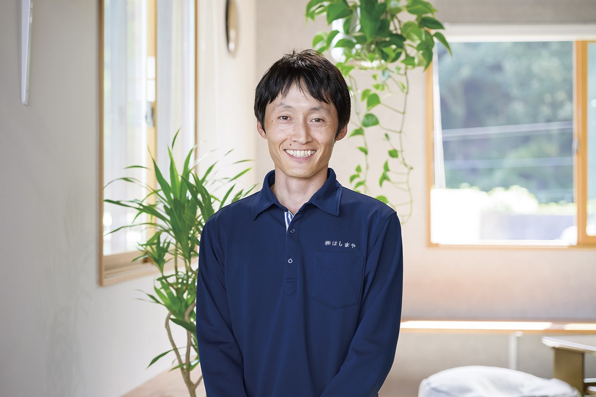 安来市「株式会社はしまや」のスタッフたち