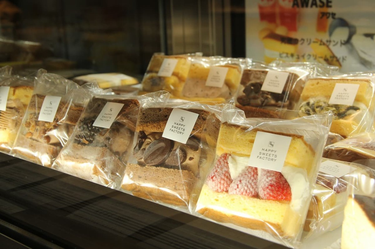 島根県松江市にある洋菓子店『HAPPYSWEETSFACTRY（ハッピースイーツファクトリー）』で販売しているスペシャリテ「生クリームサンド AWASE」