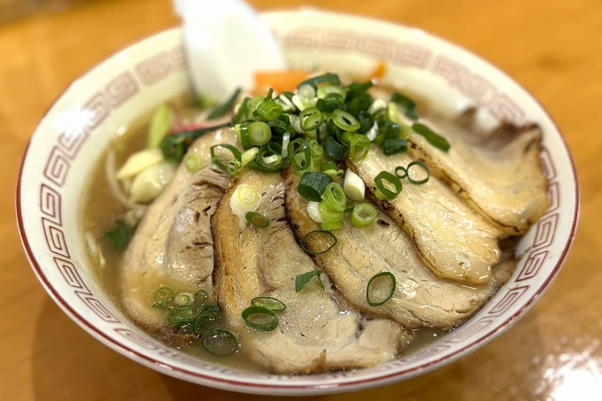 島根県松江市にある『ラーメンにいはお』で販売している「野菜チャーシューメン」