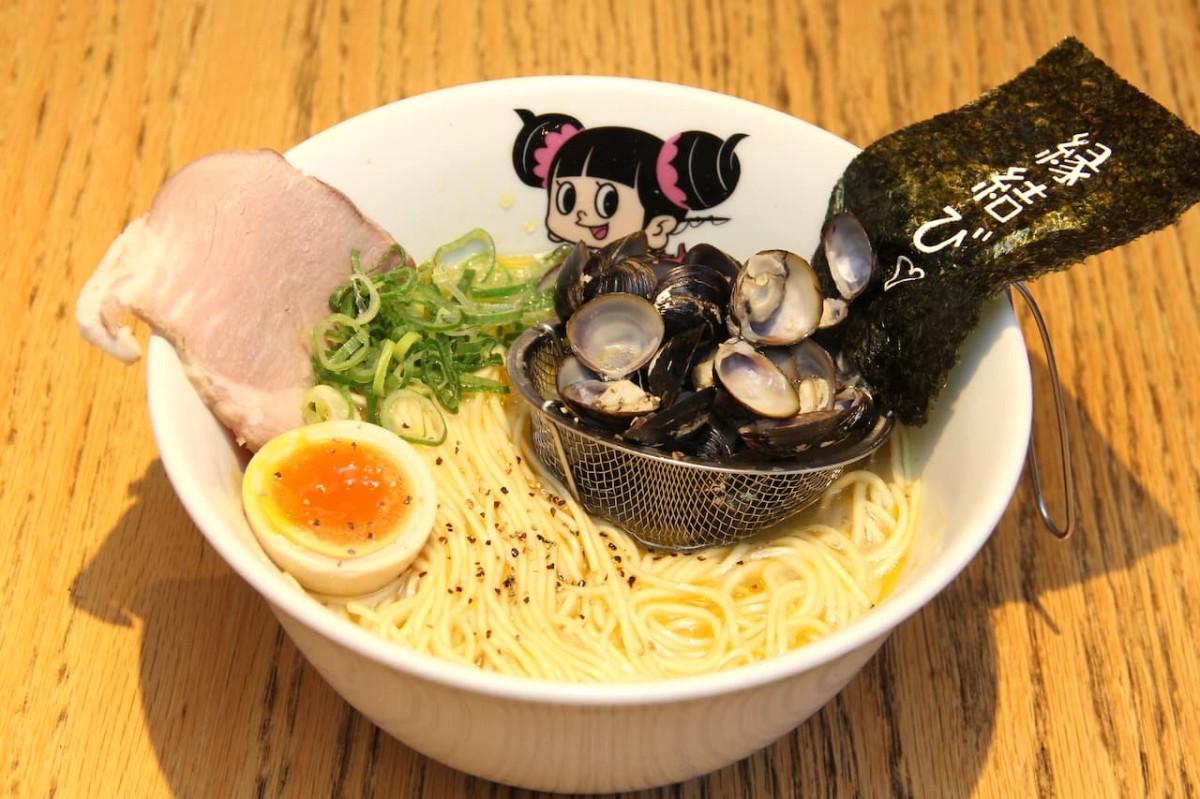 島根県出雲市の人気ラーメン店『かみあり製麺』の「しじみ塩ラーメン」