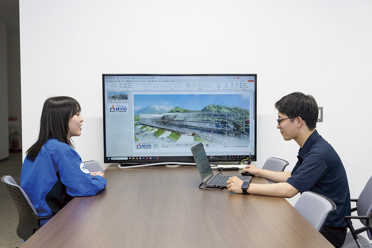 米子市「美保テクノス株式会社」の業務風景