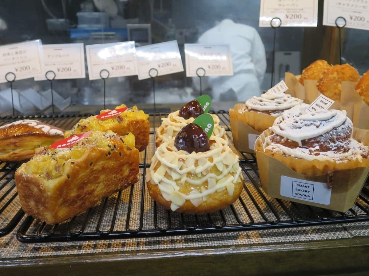 鳥取県米子市にある無人のパン屋『SMART BAKERY NONONA』で販売しているパン