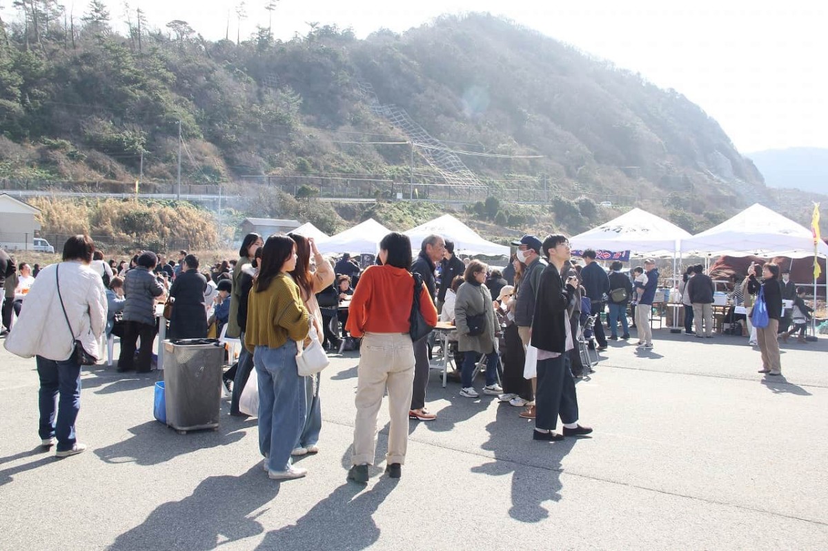 島根県隠岐郡で開催された『すいせん祭り』の会場の様子