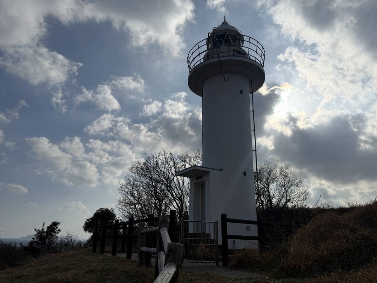 島根県隠岐郡隠岐の島町にある『那久岬』の灯台