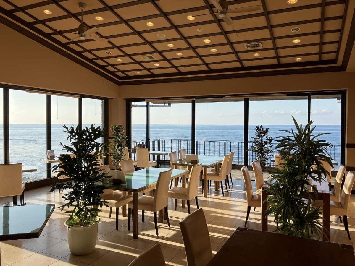 島根県出雲市にある『マリンタラソ出雲』の内観