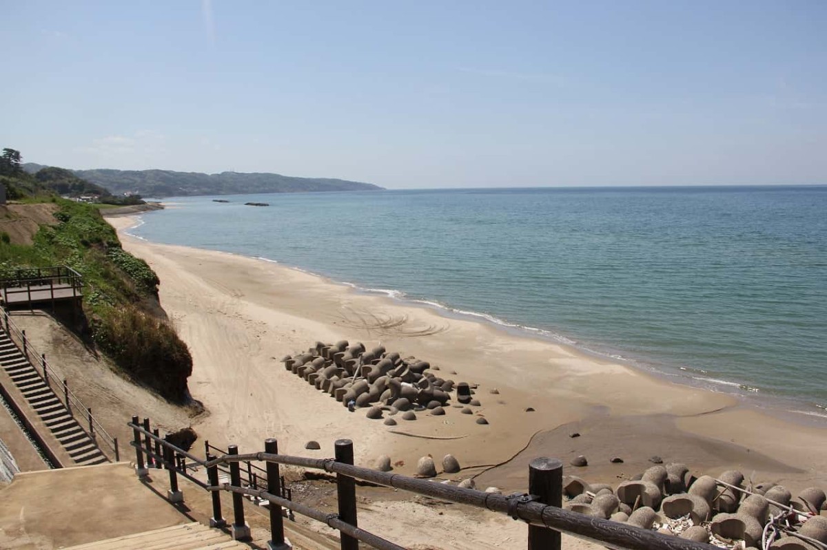 島根県出雲市にある『Caffe&amp;PizzaLOCALE』の近くにある海辺