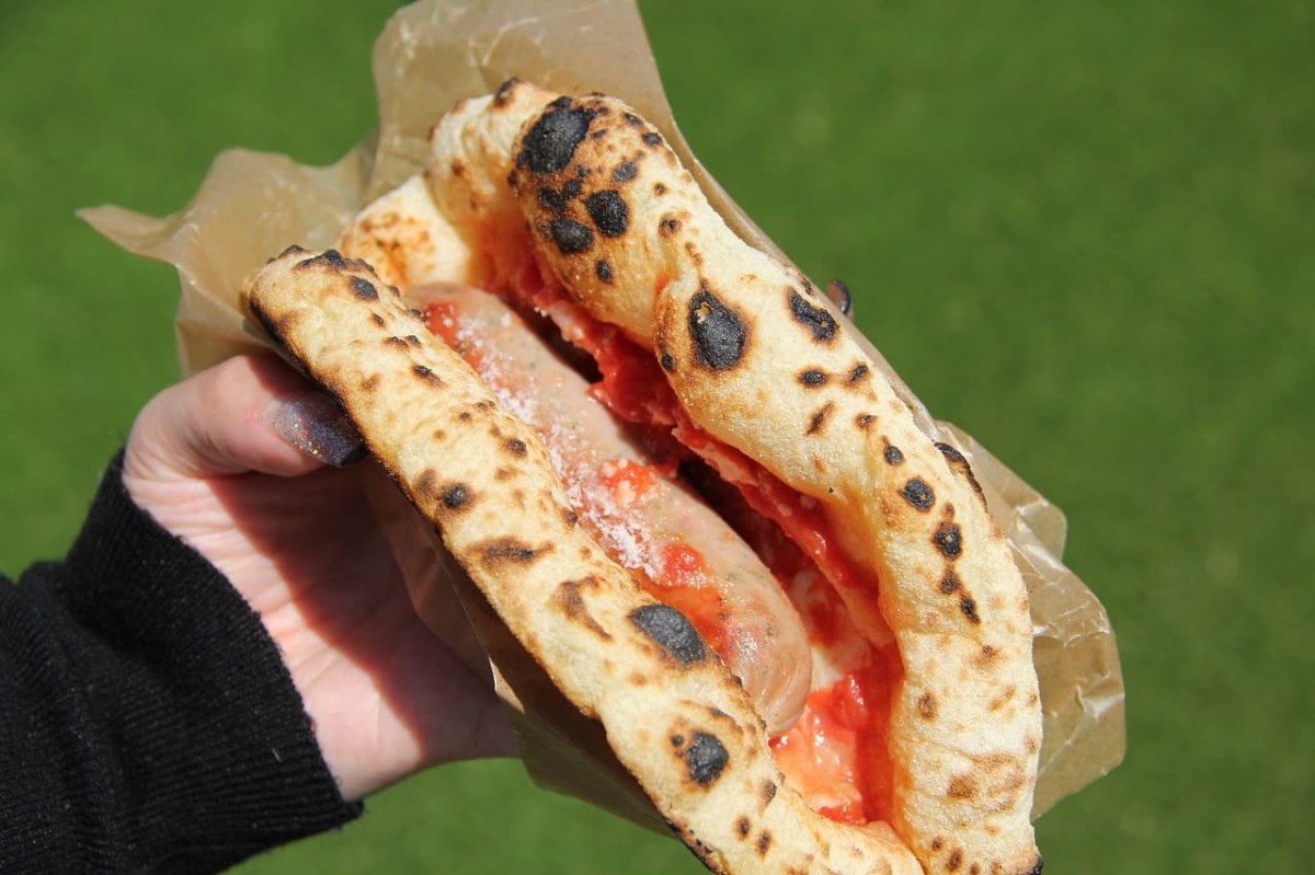 島根県出雲市にある『Caffe&amp;PizzaLOCALE』のピッツィーナサンド