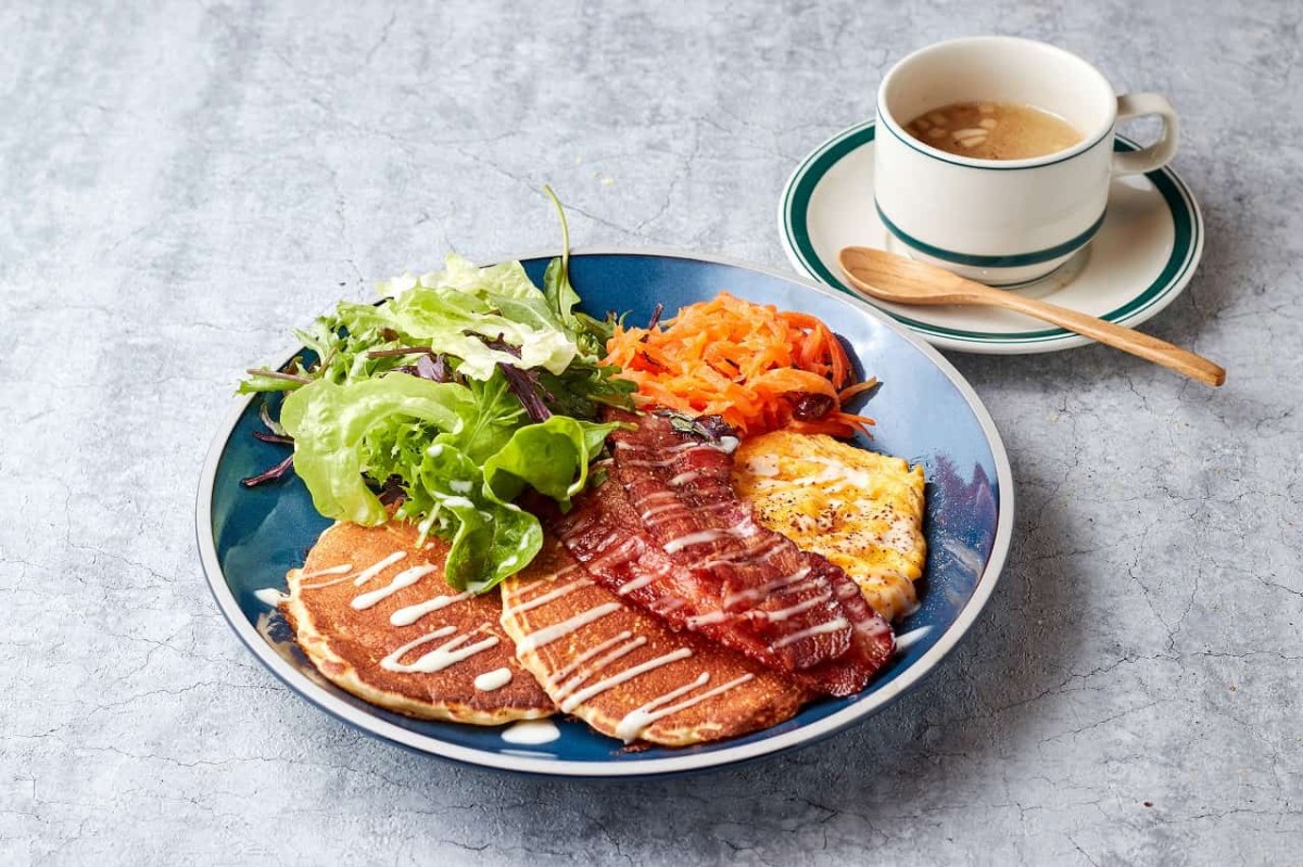 島根県出雲市にある『Caffe&amp;PizzaLOCALE』で販売している「パンケーキランチ」