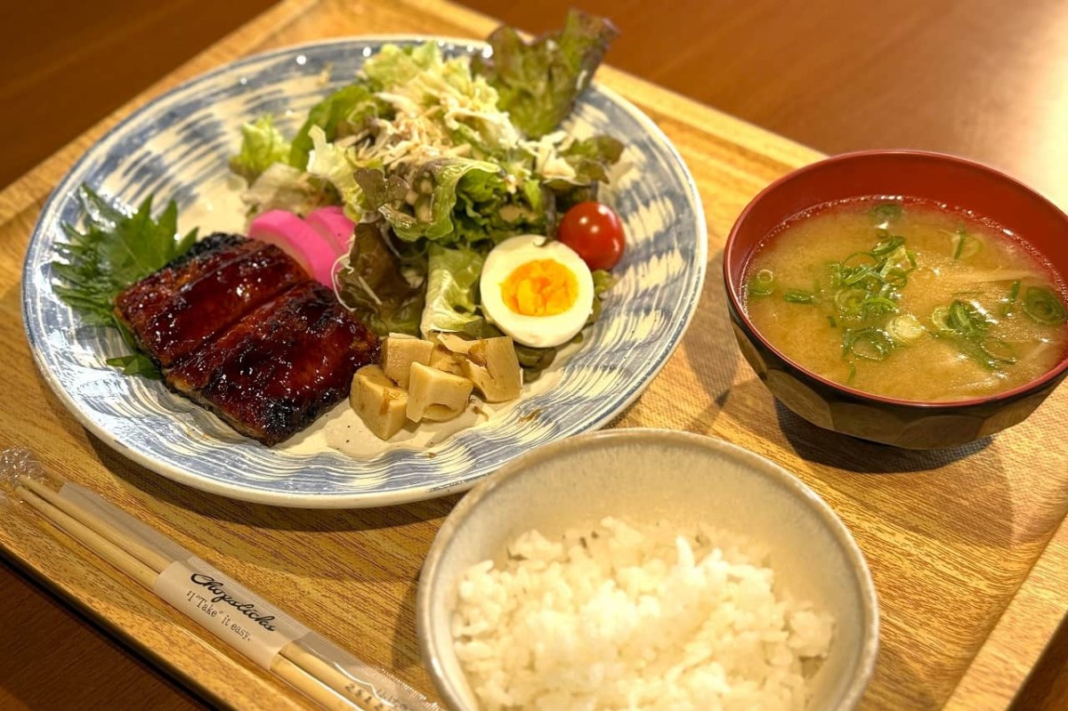 島根県松江市にある『NHK松江放送局』の社員食堂で販売しているうなぎランチ