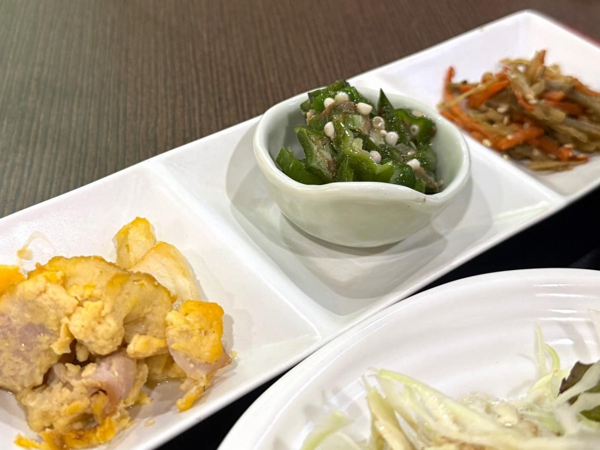 鳥取県米子市にある『花風船』の定食に付く小鉢の一例