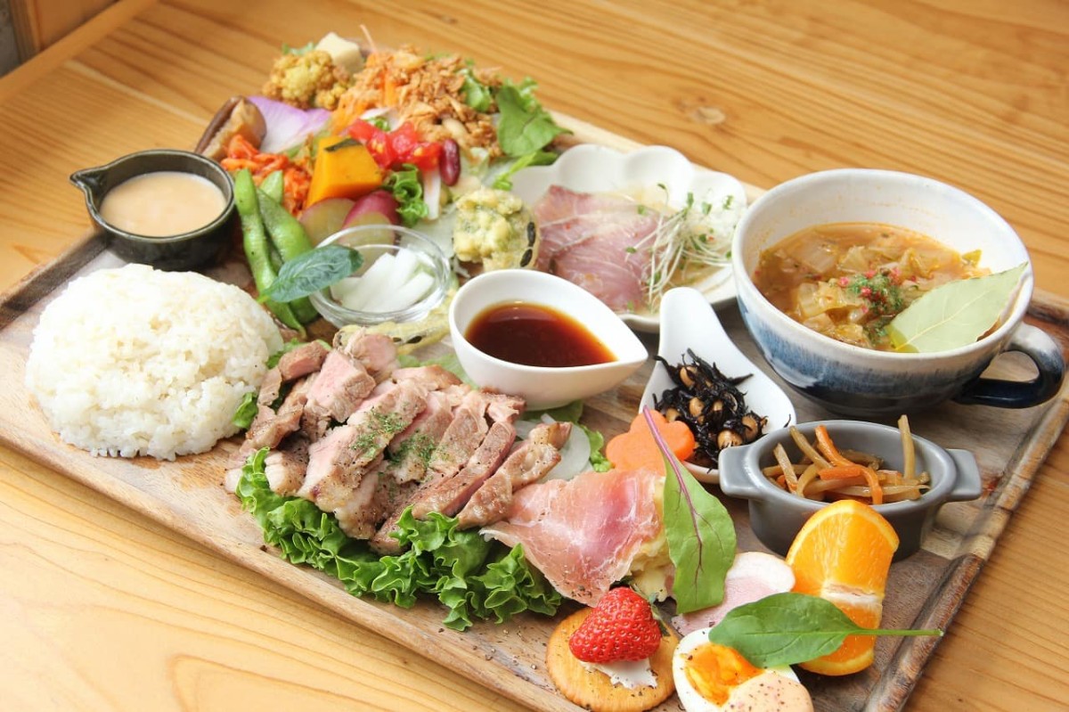 鳥取県米子市にある『On Lento Cafe』で販売している「スペシャルプレート」