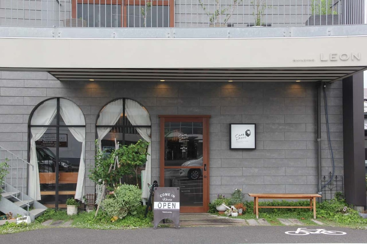 島根県出雲市にある『cafeLEON』の外観