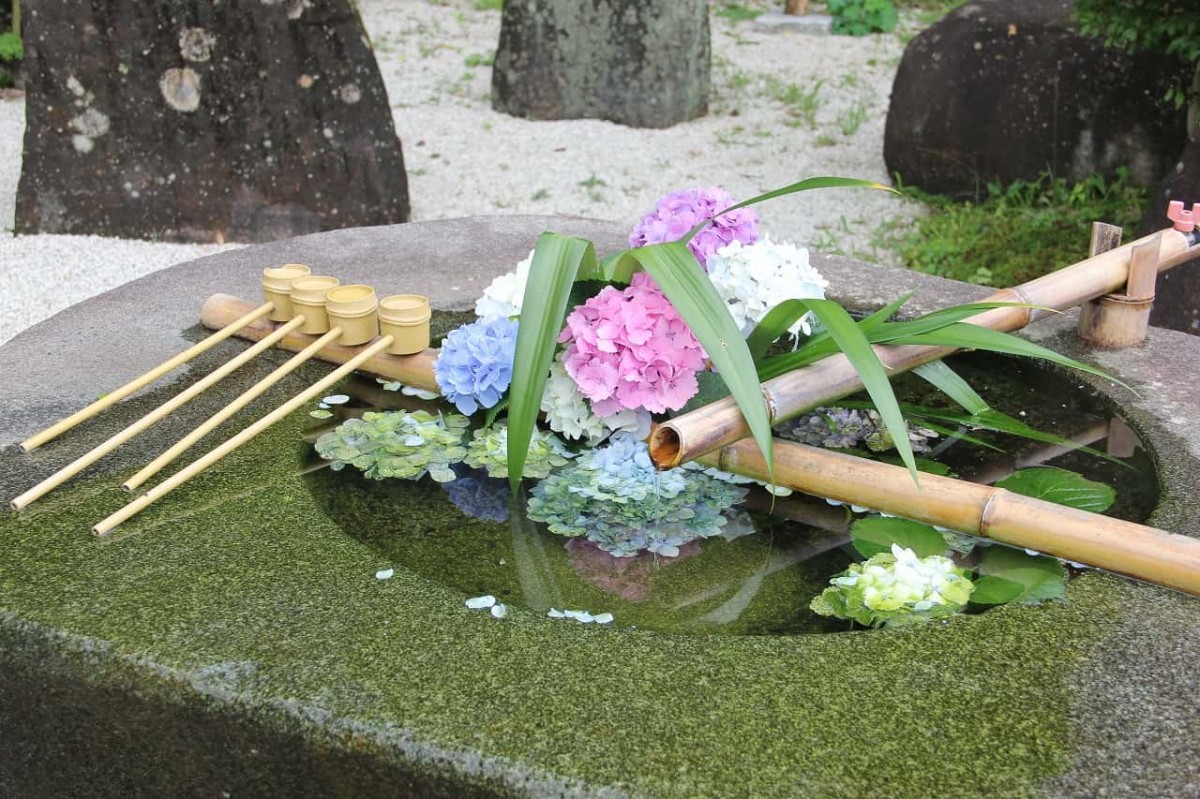 島根県浜田市にある『大麻山神社』の手水舎