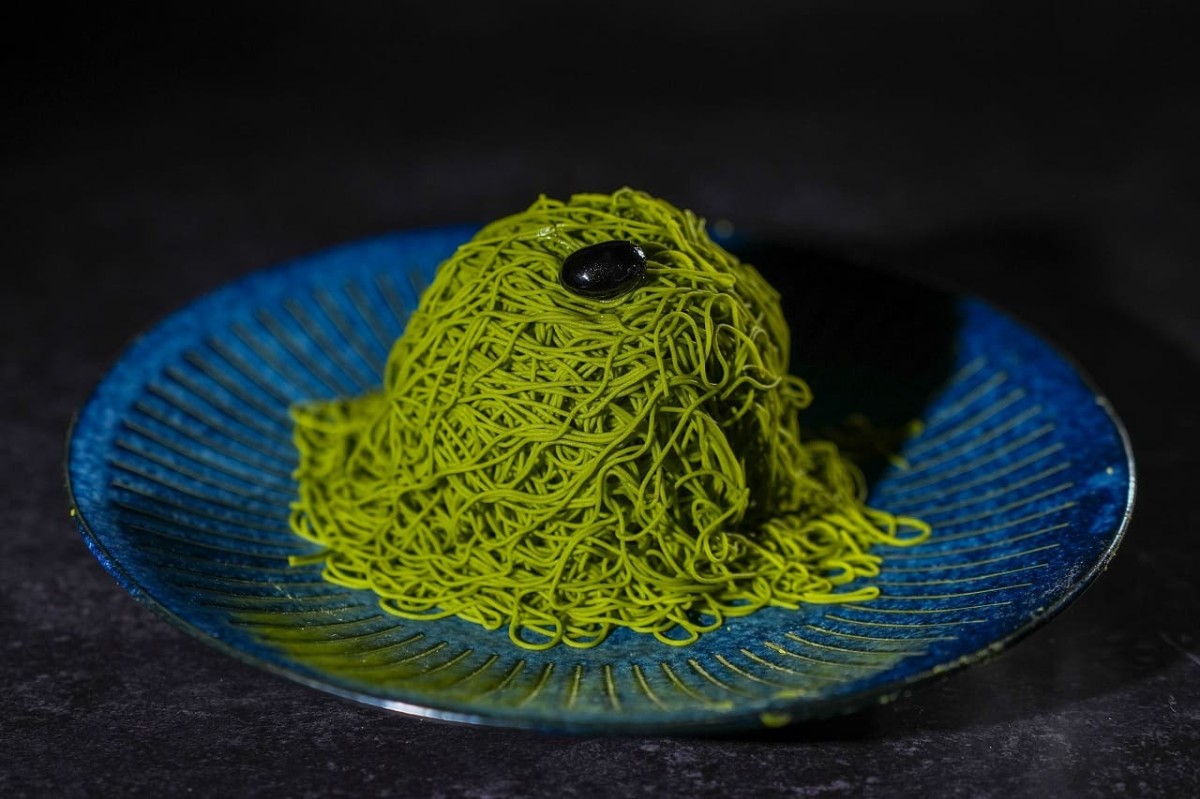 鳥取県鳥取市の『丸由百貨店』５階で営業中の抹茶カフェ『Sweetin（スウィーティン）』で販売している抹茶モンブラン