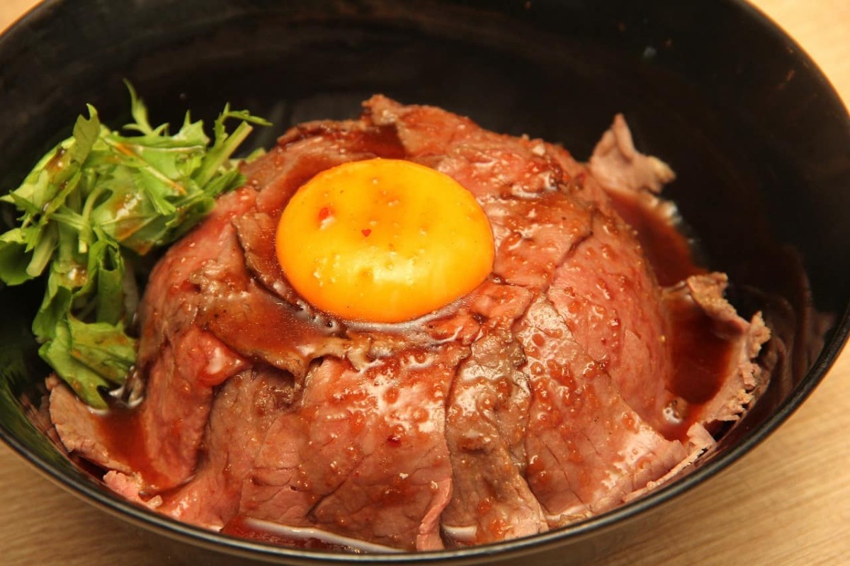 鳥取県米子市にある『Casual Dining FUNP』で販売している「国産牛 炙り贅沢肉めし」