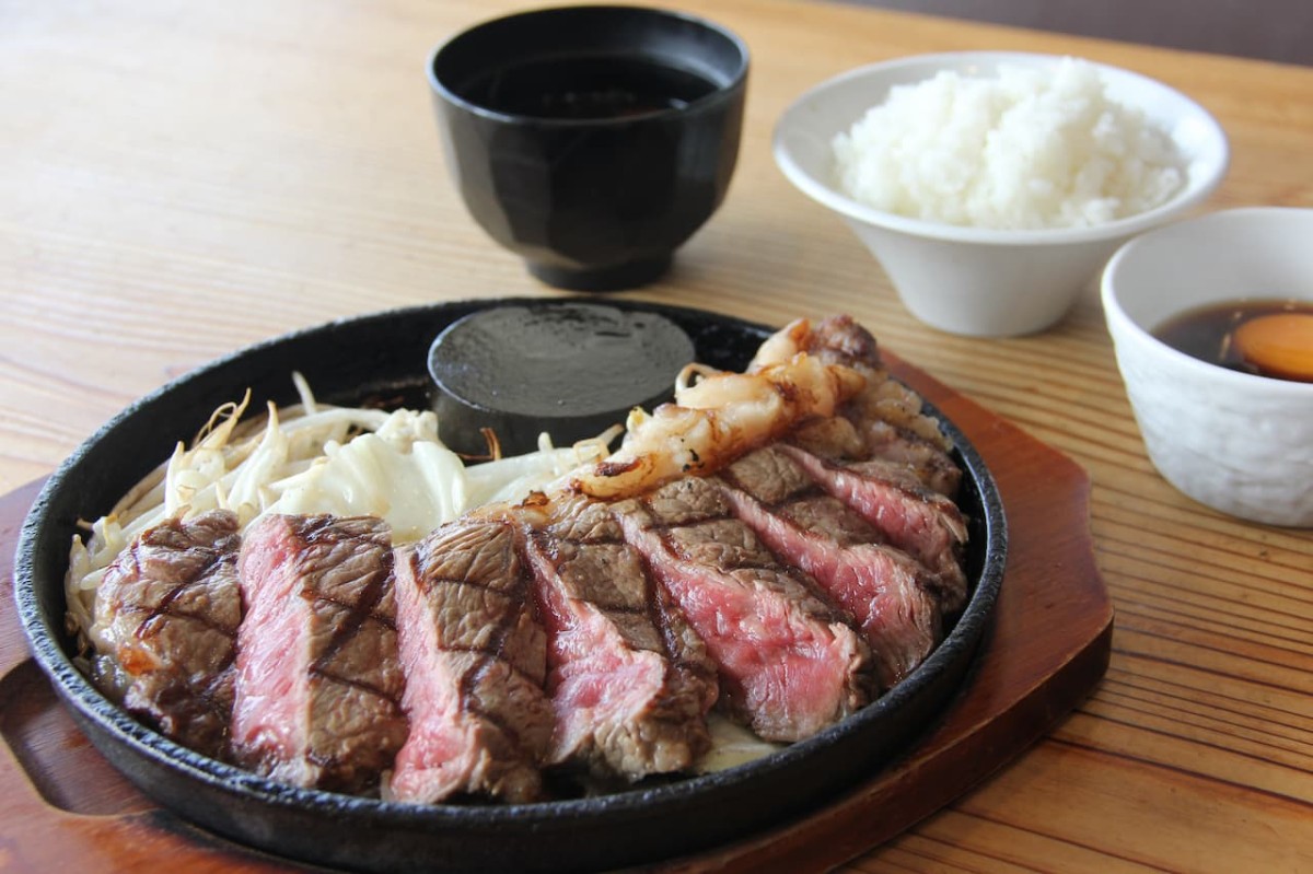 鳥取県米子市にある『京の肉奉行』で販売しているステーキ