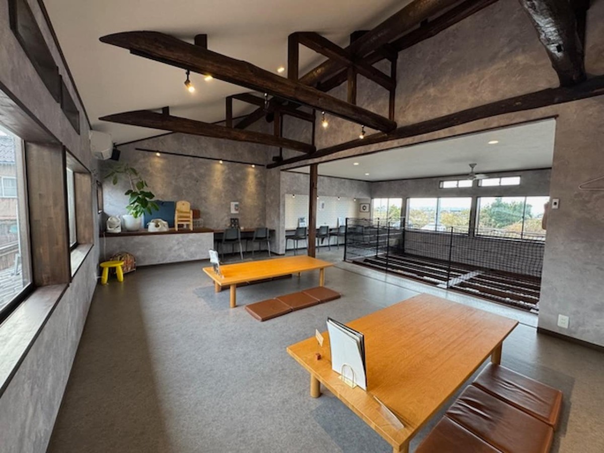 鳥取県西伯郡にある『CAFE2020（つれづれ）』の店内2階