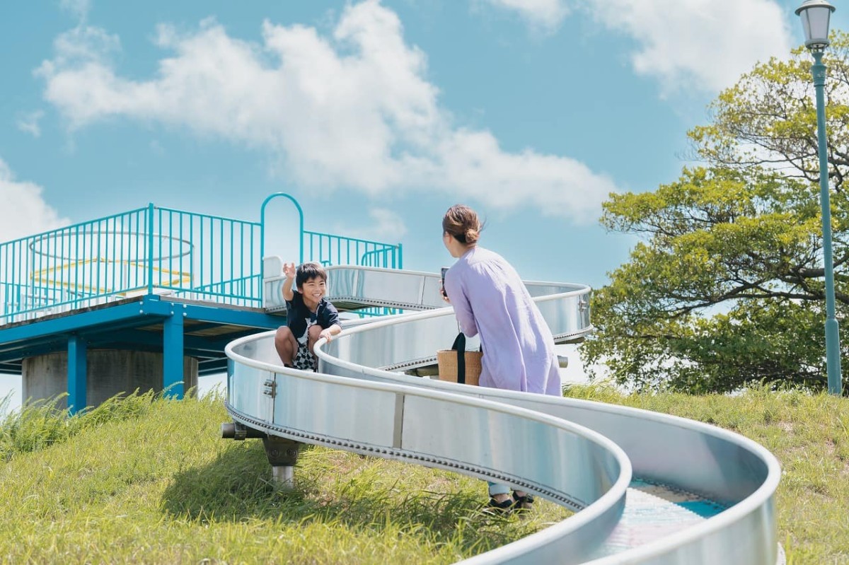 島根県松江市にある『波入港親水公園』の滑り台