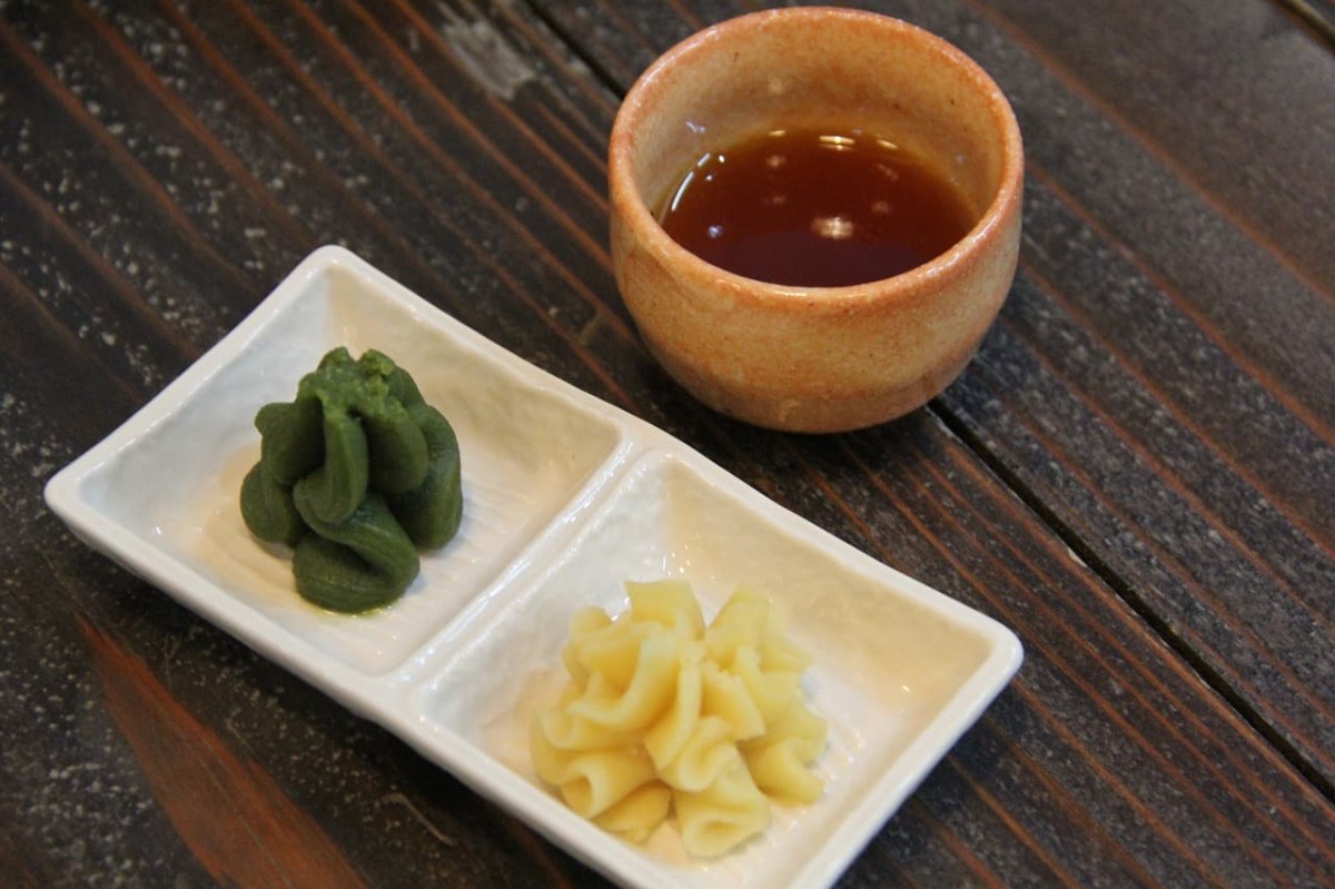 鳥取県米子市にある『NAGACHA Café 1801』で販売している「炭火焼きだんご」の餡