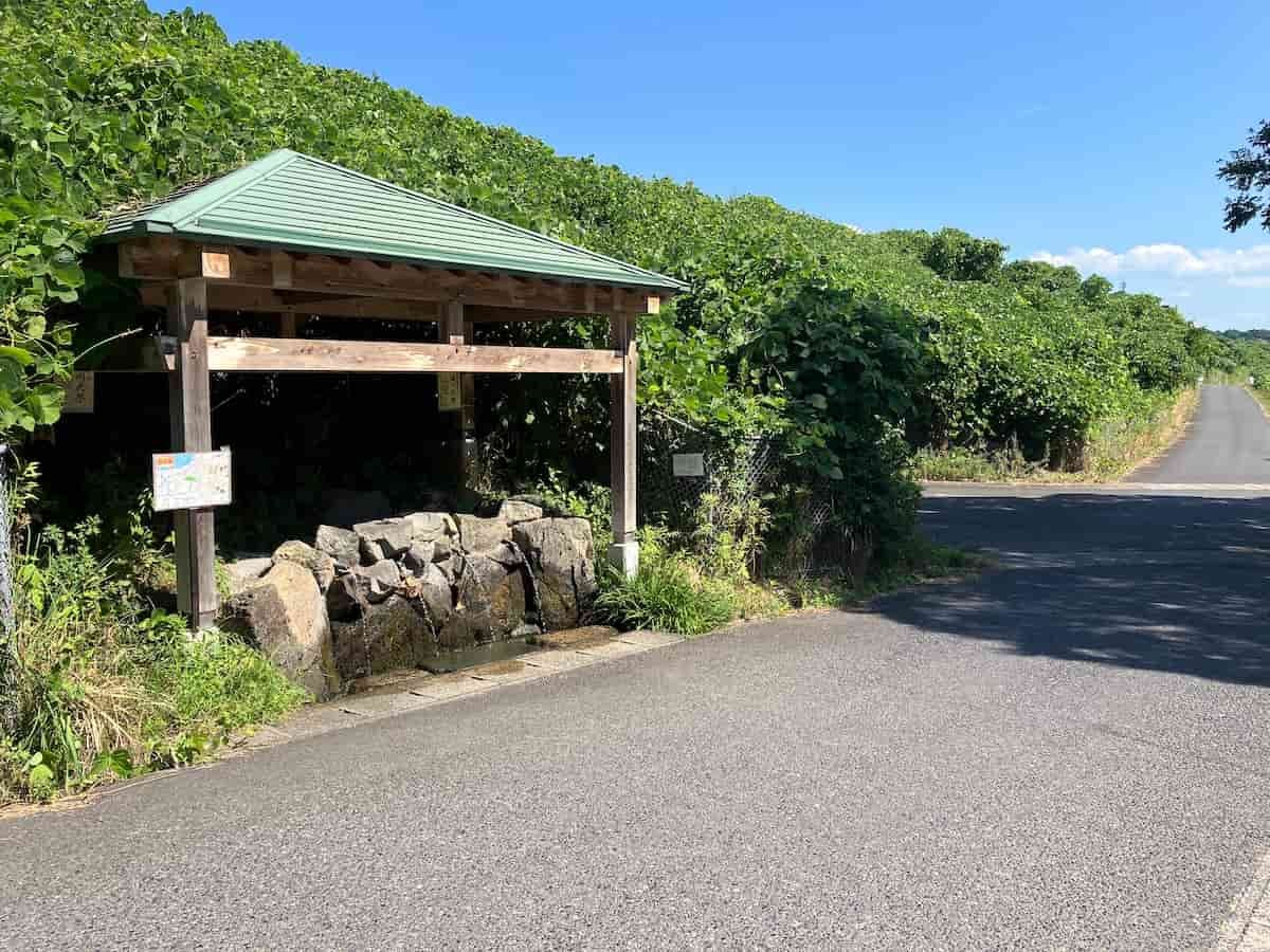 鳥取県米子市にある名水スポット「三輪山の清水（みわやまのしみず）」