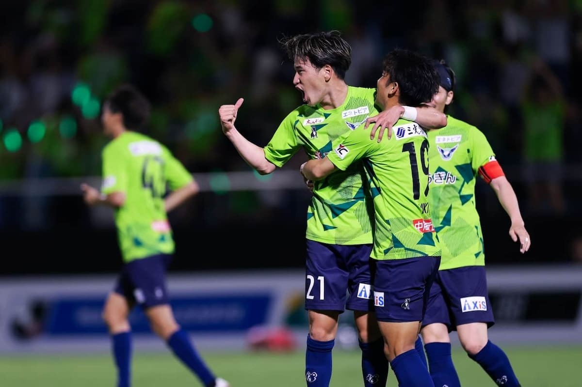 鳥取県のプロサッカークラブ「ガイナーレ鳥取」の試合風景