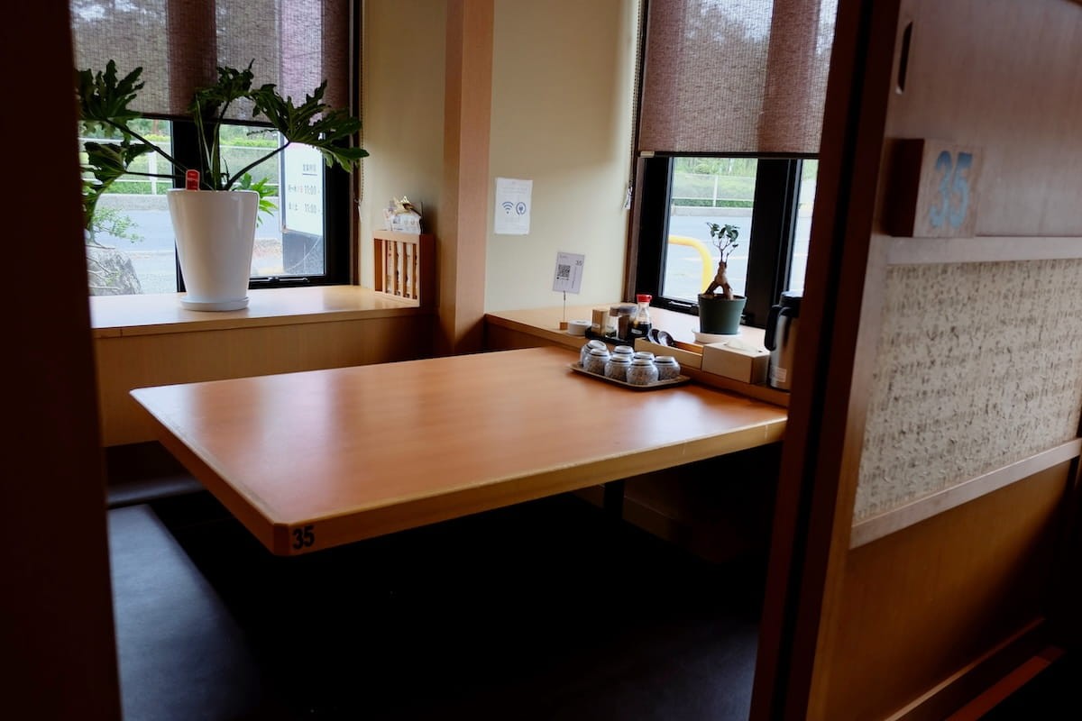 鳥取県境港市にあるうどん屋『うどんマルコ～hanare～』の内観