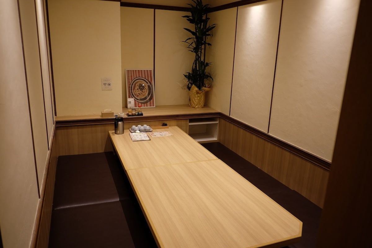 鳥取県境港市にあるうどん屋『うどんマルコ～hanare～』の内観