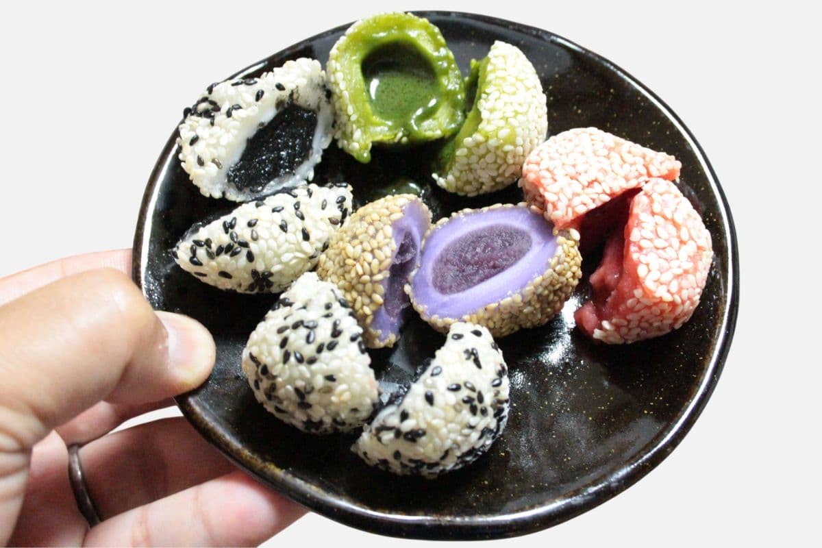 鳥取県米子市にあるごま団子専門店『Gu~cha ごま団子専門店 米子角盤町店』の「ごま団子」