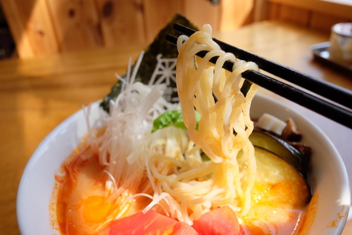 鳥取県米子市にあるラーメン店『肉ごっつぉらーめん』の「米子城らーめん」
