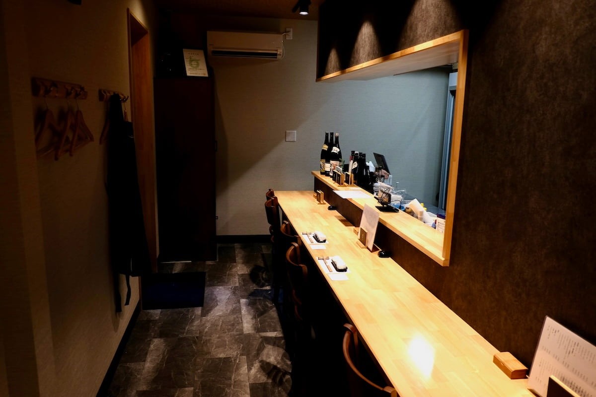 鳥取県境港市にある創作和食居酒屋『りょうり屋 出ざわ』の内観