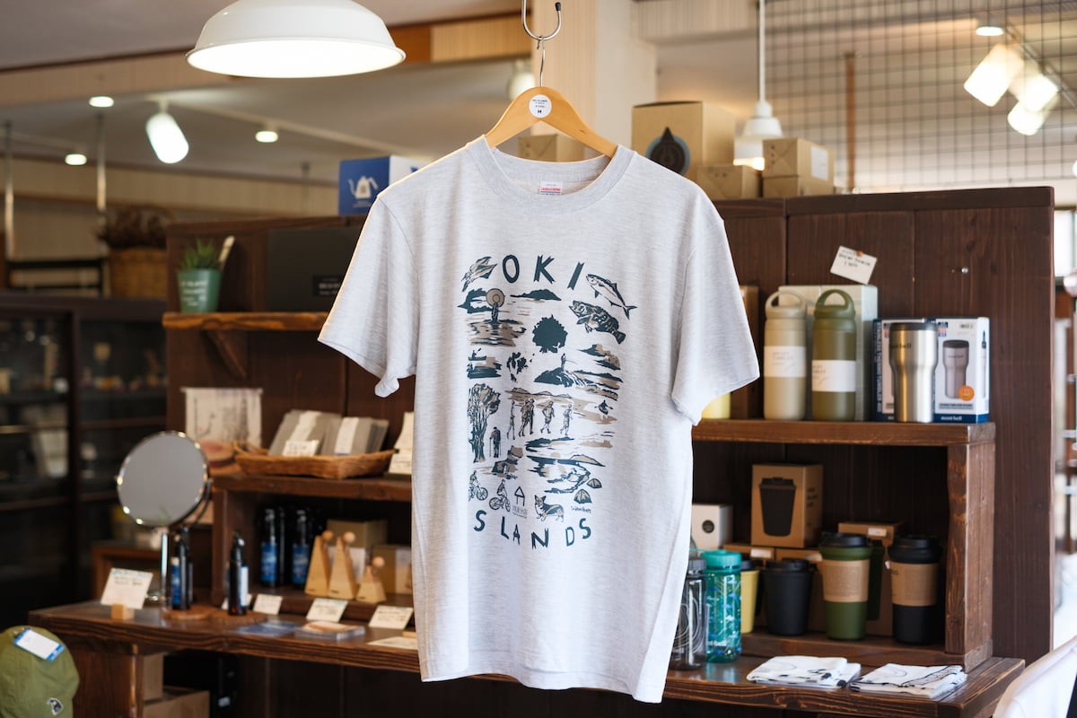 島根県隠岐の島町にある雑貨店『京見屋分店』のオリジナルTシャツ