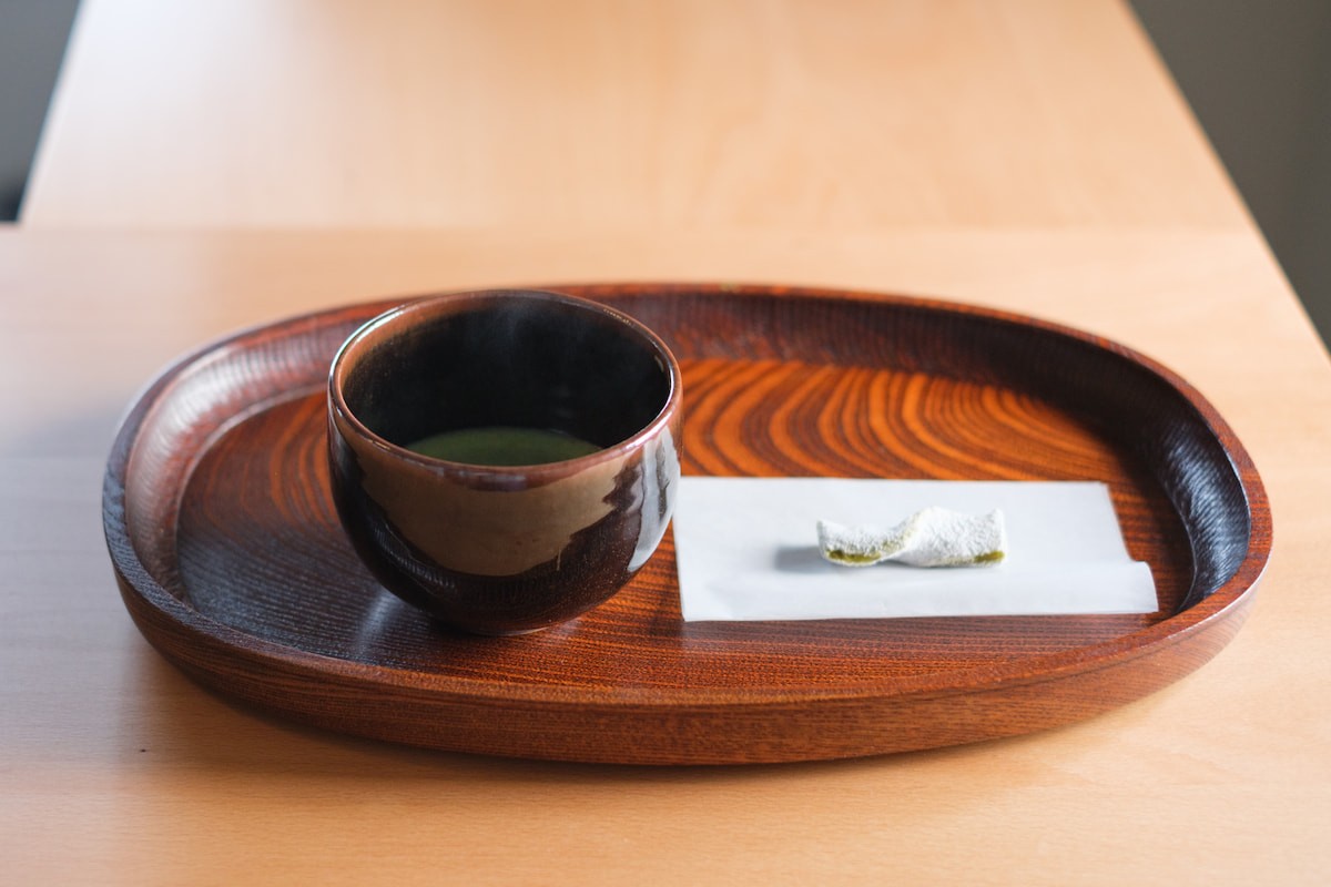 島根県松江市のワインショップ『clos』の抹茶セット