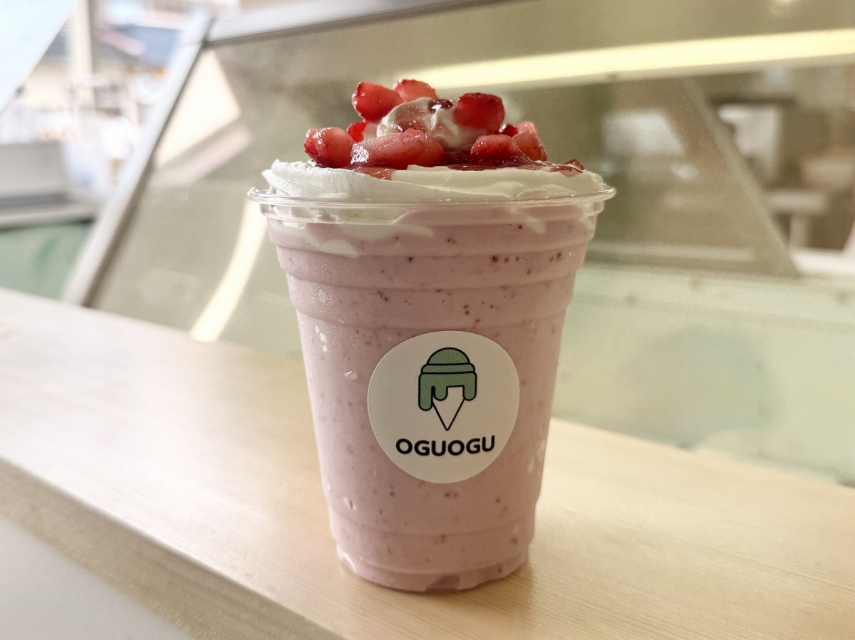 境港市・水木しげるロード内のアイスクリーム専門店『OGUOGU境港店』のシェイク