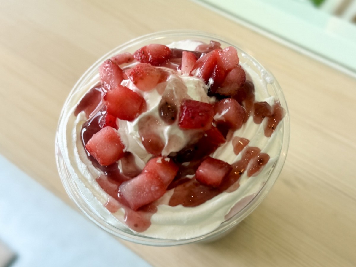 境港市・水木しげるロード内のアイスクリーム専門店『OGUOGU境港店』のシェイク