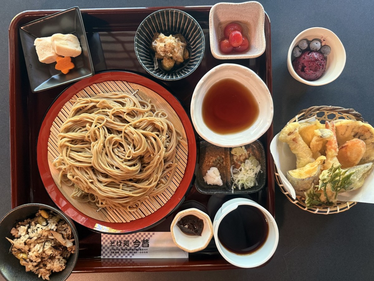鳥取県日南町のそば店『蕎麦処 今昔』のそば定食
