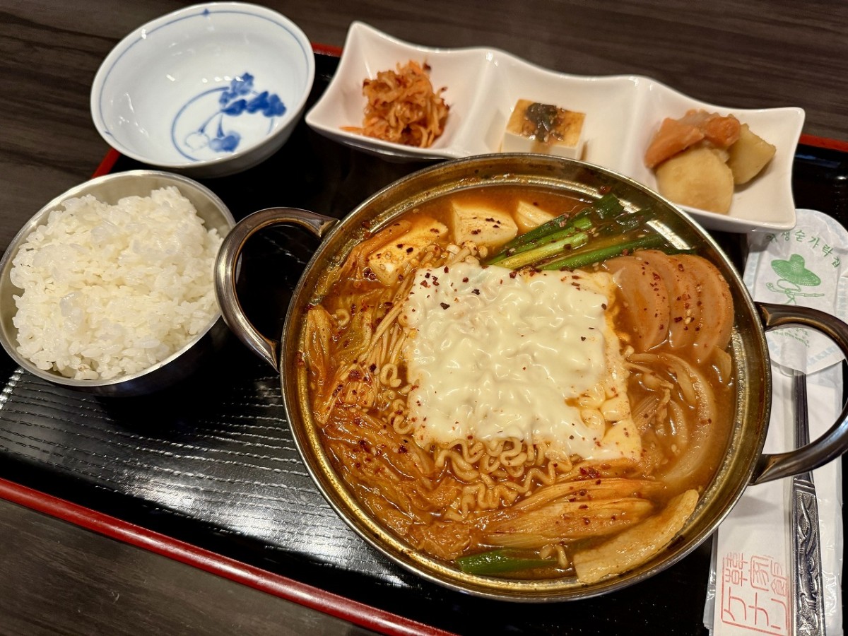 鳥取県米子市にある韓国料理店『KENARI（ケナリ）』のランチ