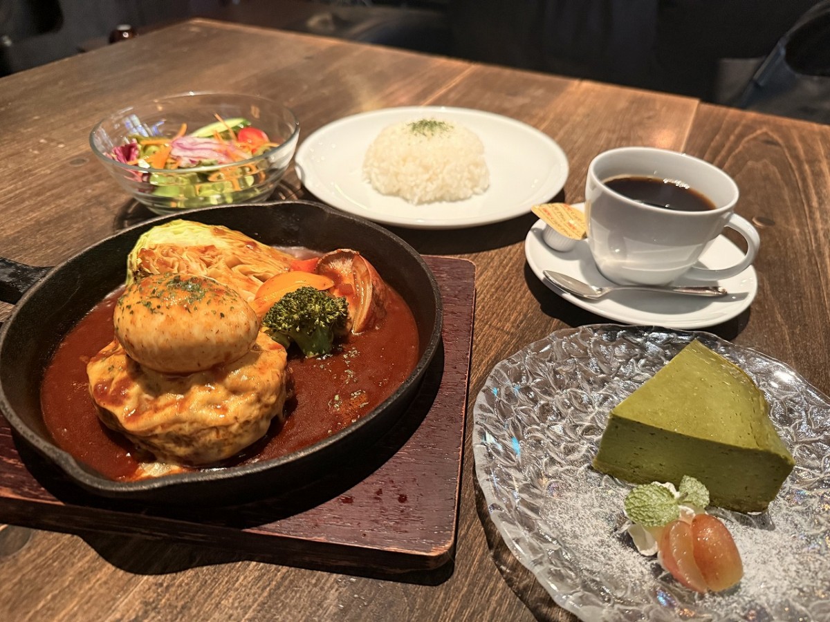 米子市四日市町にあるカフェレストランバー「ドドド」のランチ