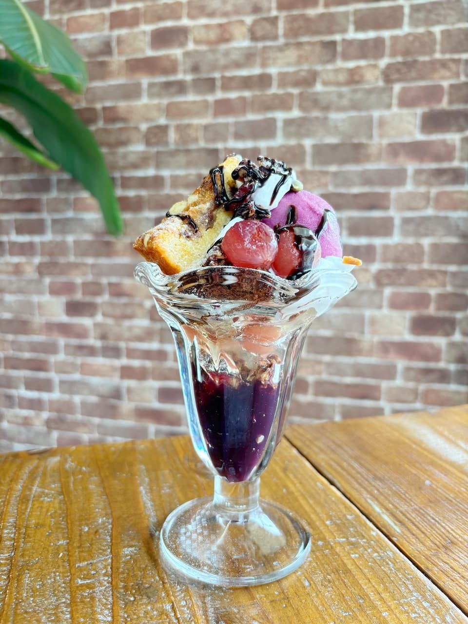 米子市『オレンジコーヒースタンド』の「秋パフェ」。