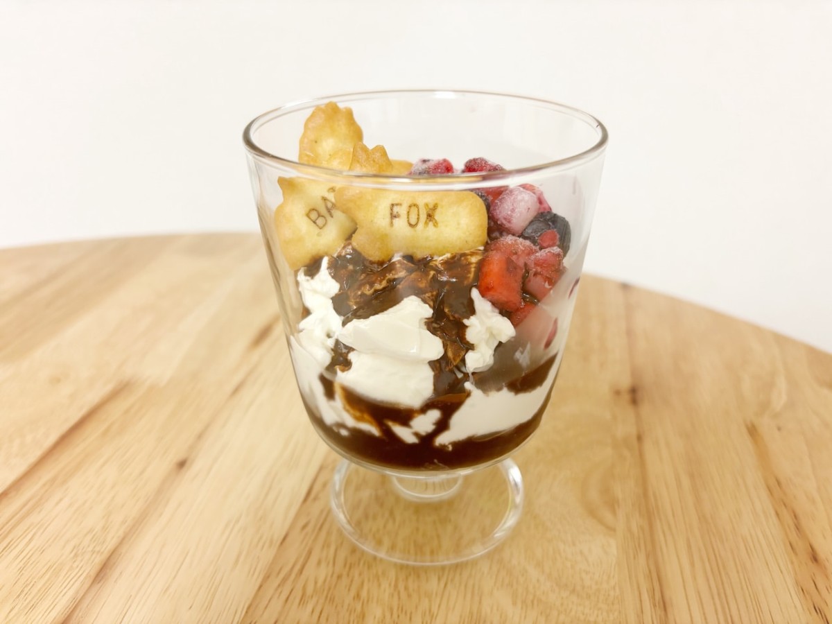 簡単スイーツ作りのアレンジレシピ「チョコレートソースがけ」