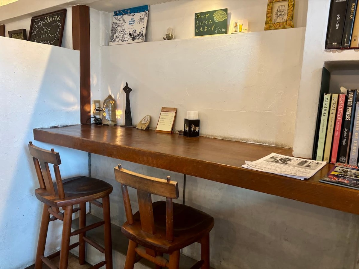 松江市の『SPICE』のカウンター席。